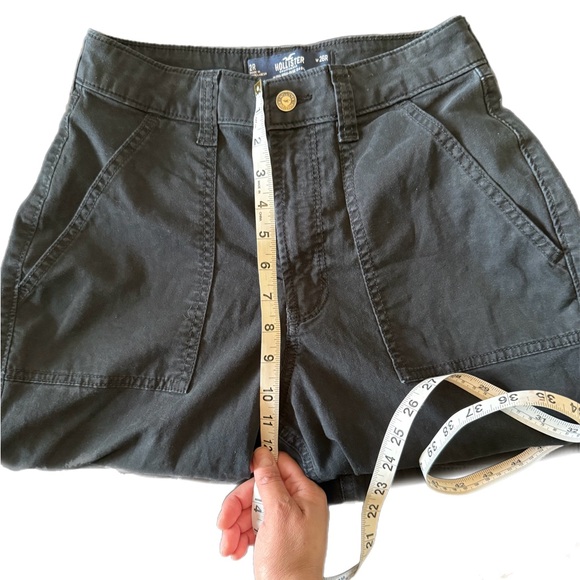 Hollister Women’s Black Ultra High-Rise Baggy Cargo Pants 2R/w26R - Picture 6 of 9